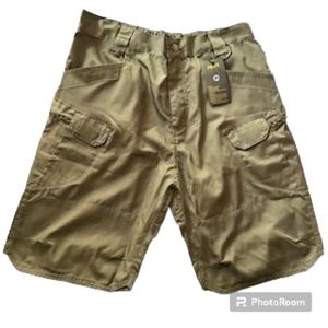 HWB Outdoor Leopard Green Cargo Shorts Mens Size M New